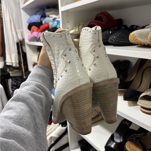 Sam Edelman White Ankle Boots - Picture 3 of 6